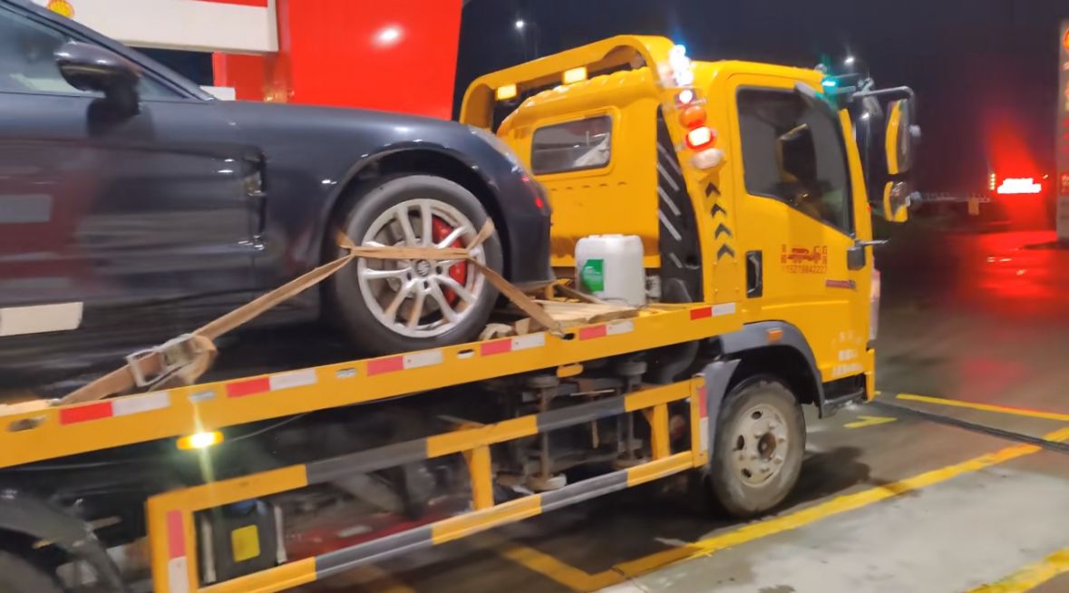海西行车途中遇到突发状况该如何呼叫道路救援？